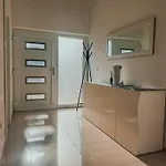 Simon Vila